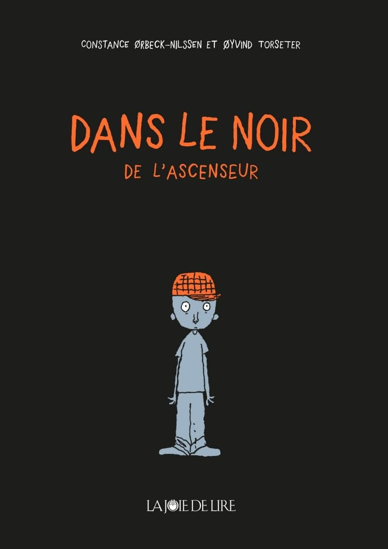Dans le noir de l'ascenseur
