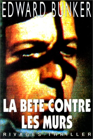 La bête contre les murs