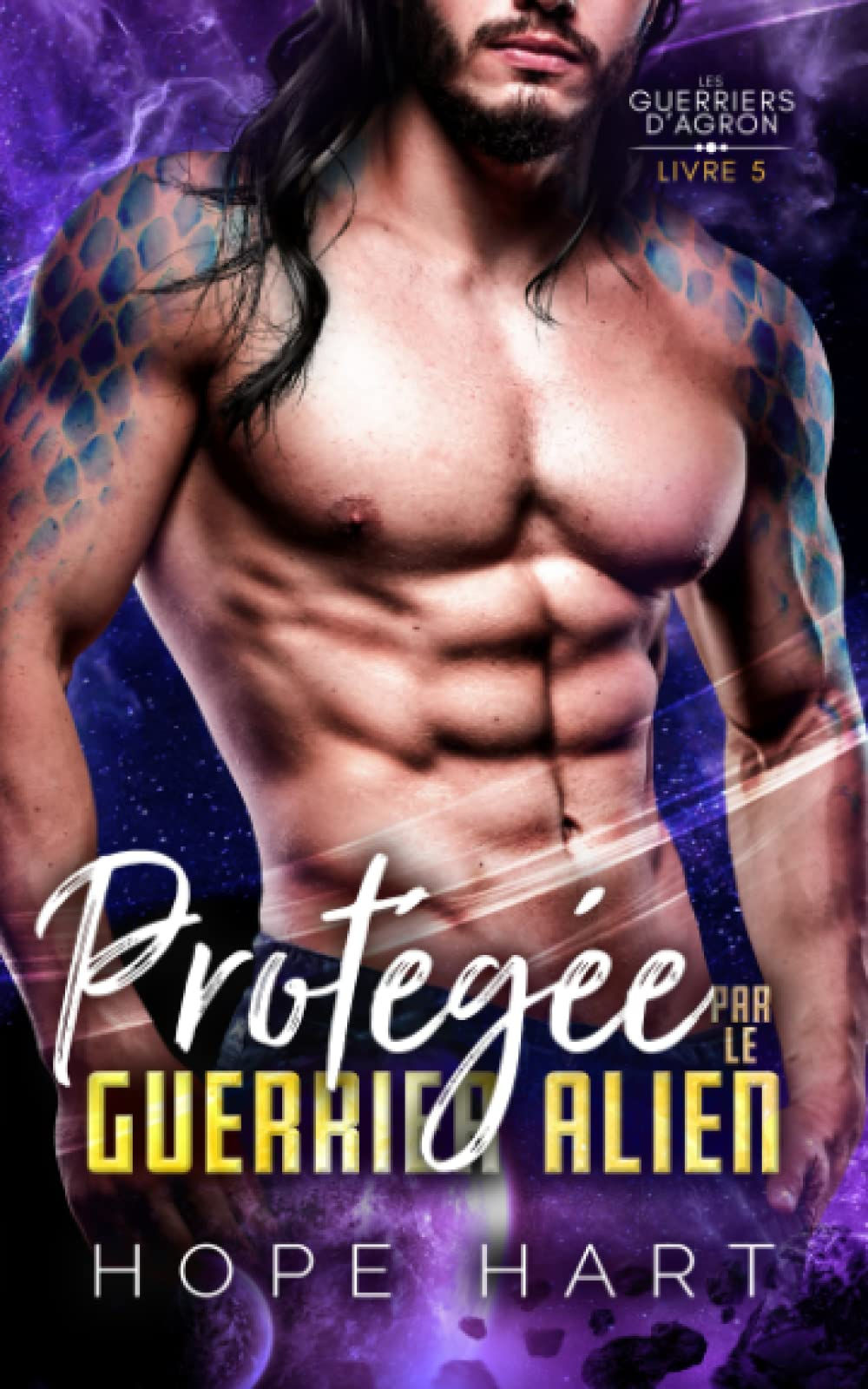 Protégée par le guerrier alien: Une romance de science-fiction extraterrestre