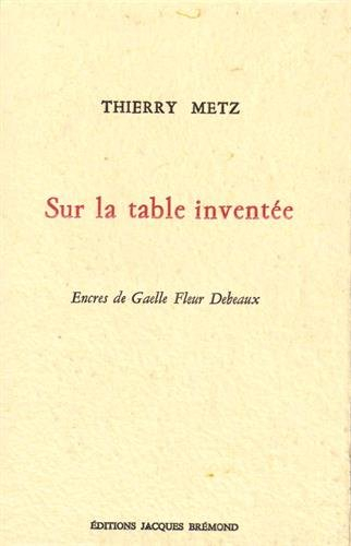 sur la table inventée