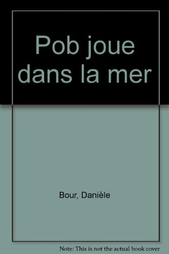 petit ours brun joue dans la mer
