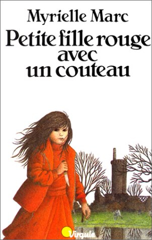 Petite fille rouge avec un couteau