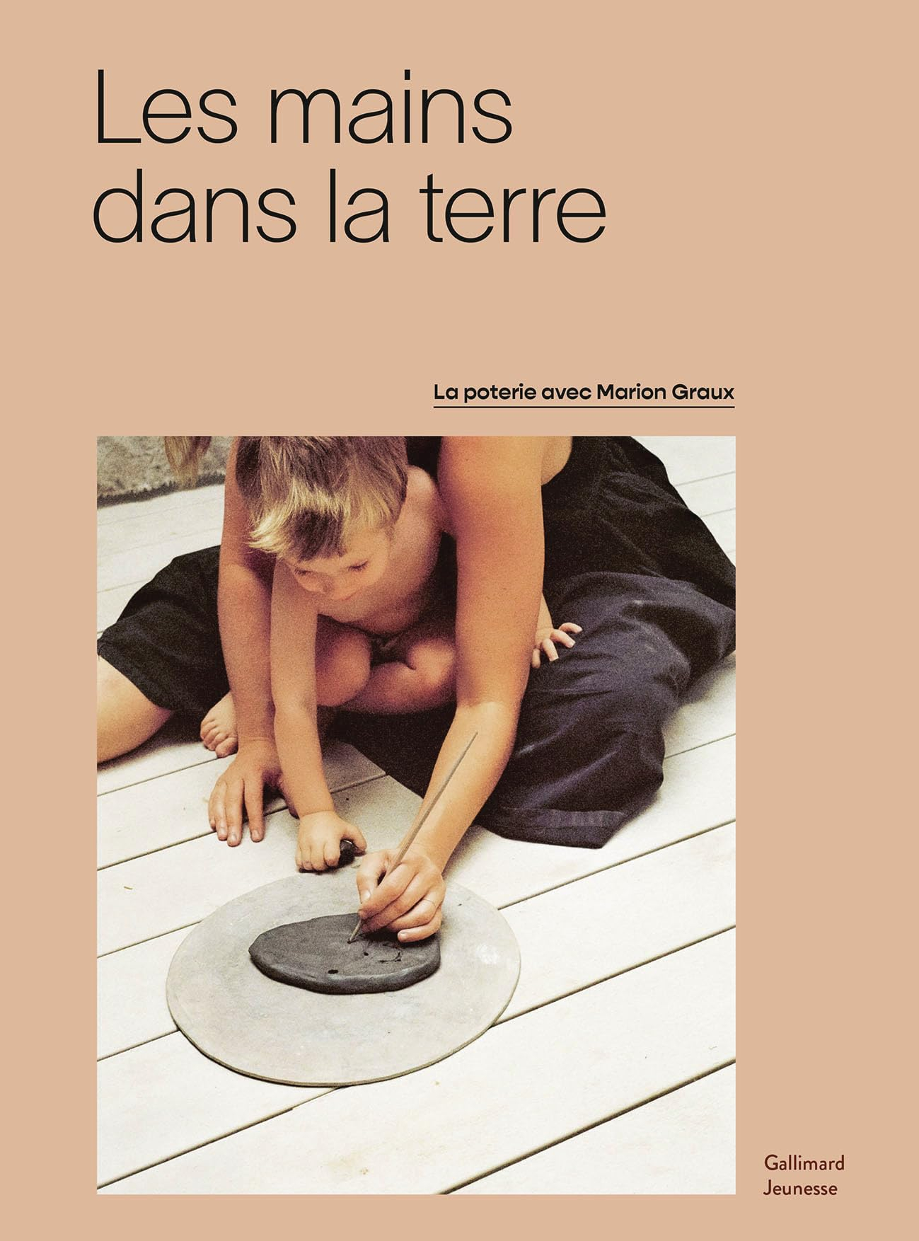 Les mains dans la terre : la poterie avec Marion Graux