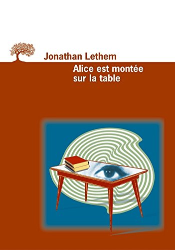 Alice est montée sur la table