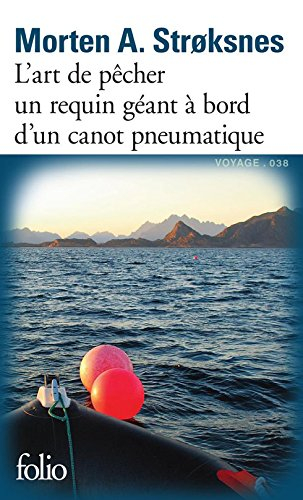 L'art de pêcher un requin géant à bord d'un canot pneumatique sur une vaste mer au fil des quatre sa